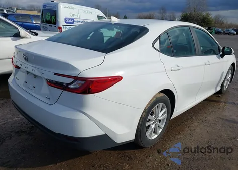2025 Toyota Camry Le из США, поврежденный, VIN 4T1DAACK1SU512813